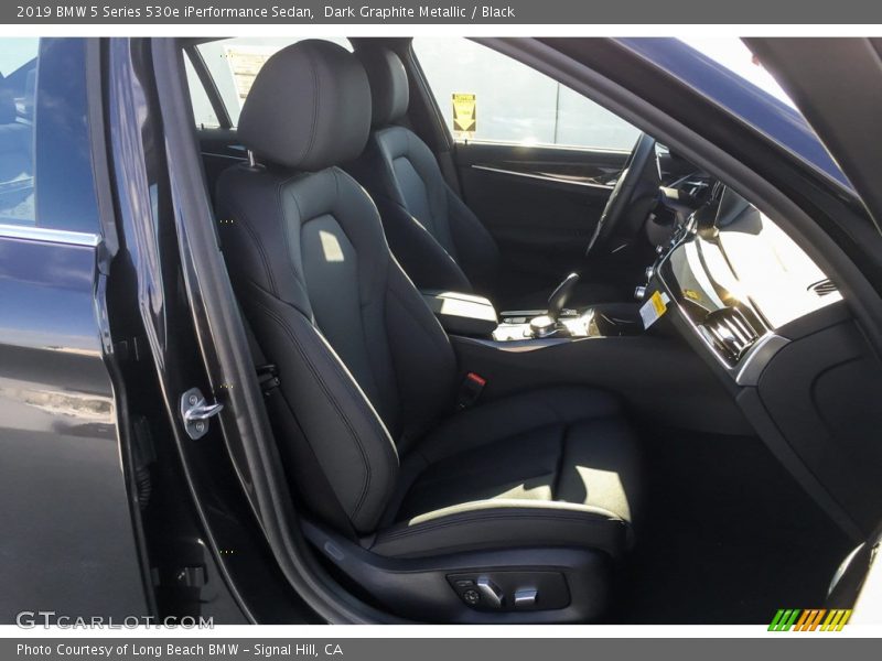 Dark Graphite Metallic / Black 2019 BMW 5 Series 530e iPerformance Sedan