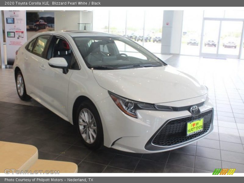 Front 3/4 View of 2020 Corolla XLE