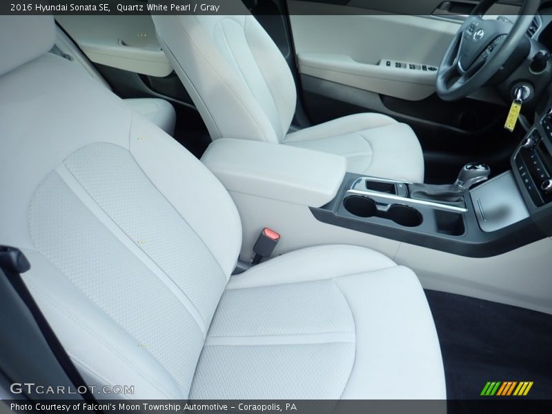 Quartz White Pearl / Gray 2016 Hyundai Sonata SE