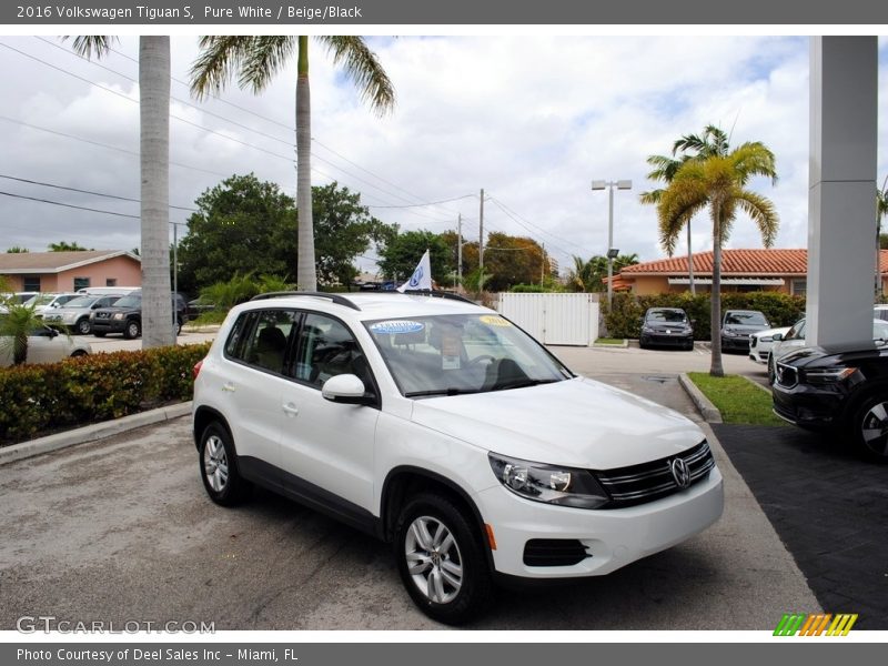 Pure White / Beige/Black 2016 Volkswagen Tiguan S