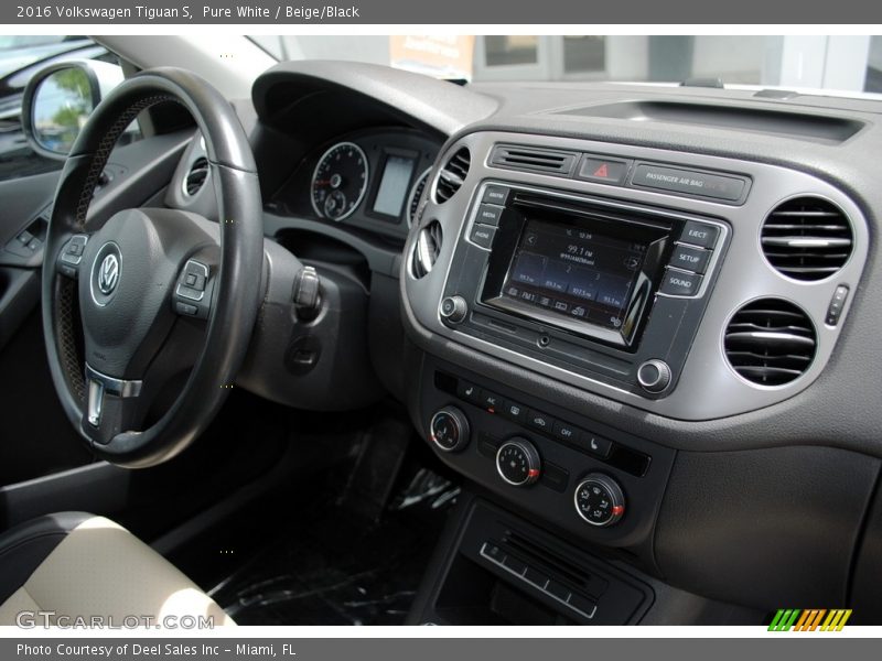 Pure White / Beige/Black 2016 Volkswagen Tiguan S