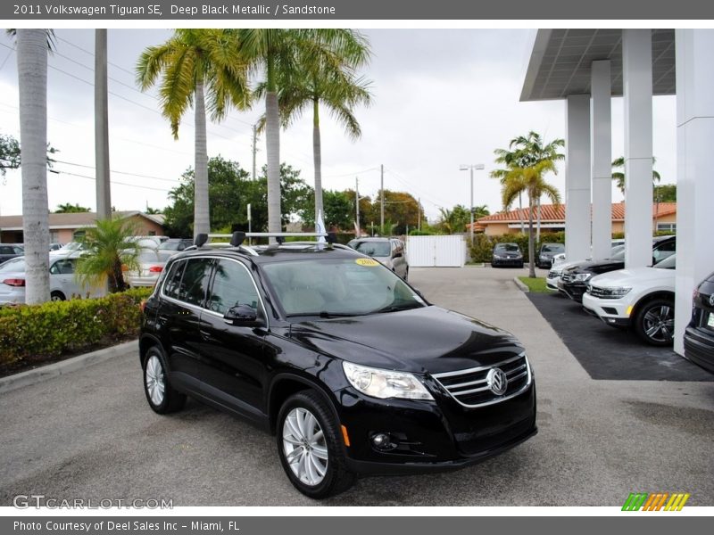 Deep Black Metallic / Sandstone 2011 Volkswagen Tiguan SE