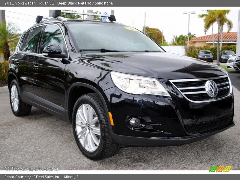 Deep Black Metallic / Sandstone 2011 Volkswagen Tiguan SE