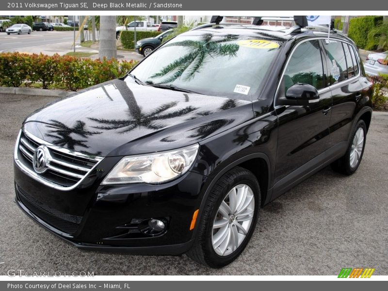Deep Black Metallic / Sandstone 2011 Volkswagen Tiguan SE