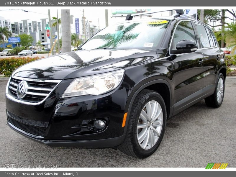 Deep Black Metallic / Sandstone 2011 Volkswagen Tiguan SE