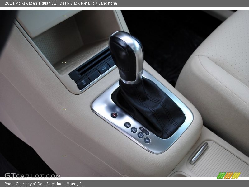 Deep Black Metallic / Sandstone 2011 Volkswagen Tiguan SE