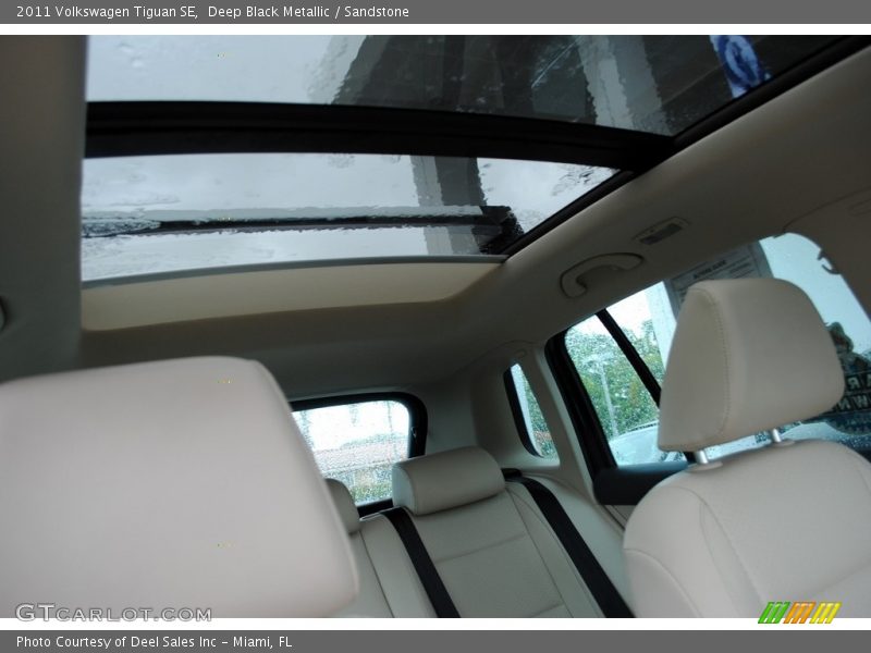 Deep Black Metallic / Sandstone 2011 Volkswagen Tiguan SE