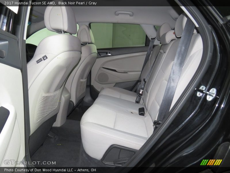 Black Noir Pearl / Gray 2017 Hyundai Tucson SE AWD