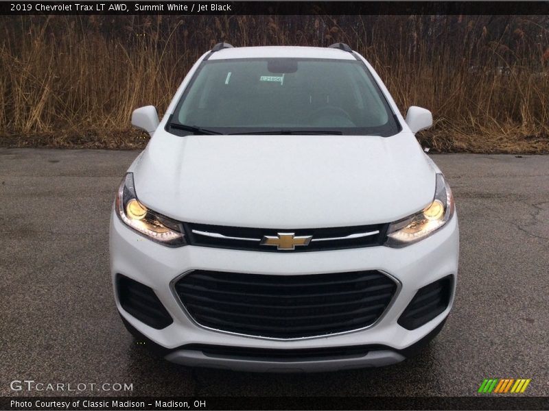 Summit White / Jet Black 2019 Chevrolet Trax LT AWD