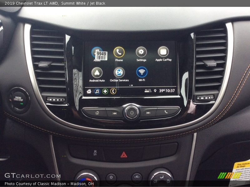 Summit White / Jet Black 2019 Chevrolet Trax LT AWD
