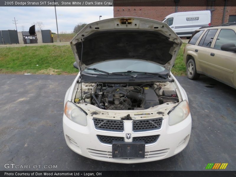 Stone White / Dark Slate Gray 2005 Dodge Stratus SXT Sedan