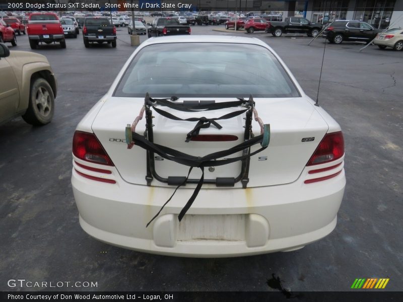 Stone White / Dark Slate Gray 2005 Dodge Stratus SXT Sedan