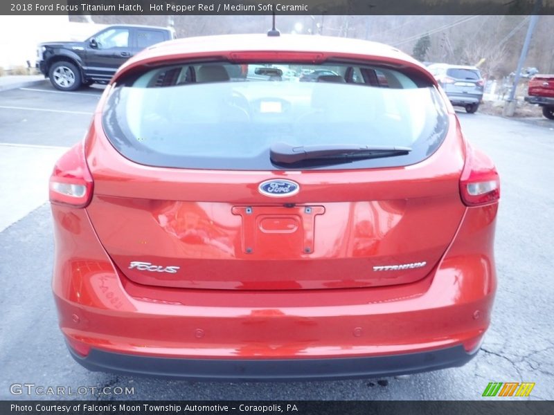 Hot Pepper Red / Medium Soft Ceramic 2018 Ford Focus Titanium Hatch