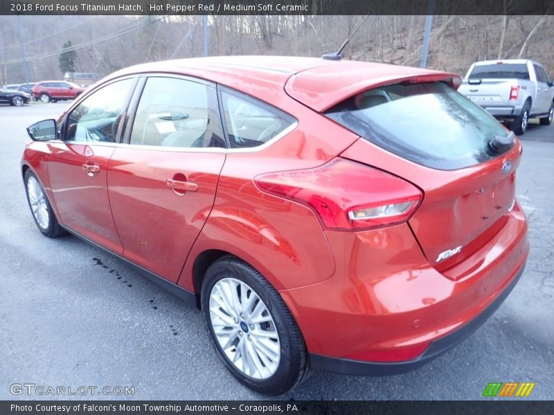 Hot Pepper Red / Medium Soft Ceramic 2018 Ford Focus Titanium Hatch