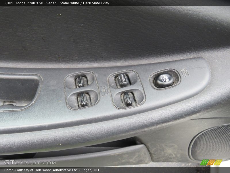 Stone White / Dark Slate Gray 2005 Dodge Stratus SXT Sedan