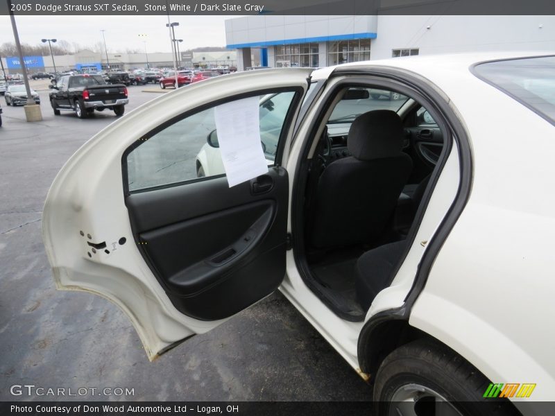 Stone White / Dark Slate Gray 2005 Dodge Stratus SXT Sedan