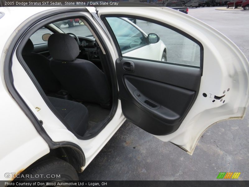Stone White / Dark Slate Gray 2005 Dodge Stratus SXT Sedan