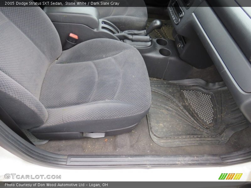 Stone White / Dark Slate Gray 2005 Dodge Stratus SXT Sedan
