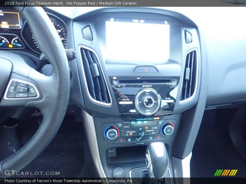 Hot Pepper Red / Medium Soft Ceramic 2018 Ford Focus Titanium Hatch