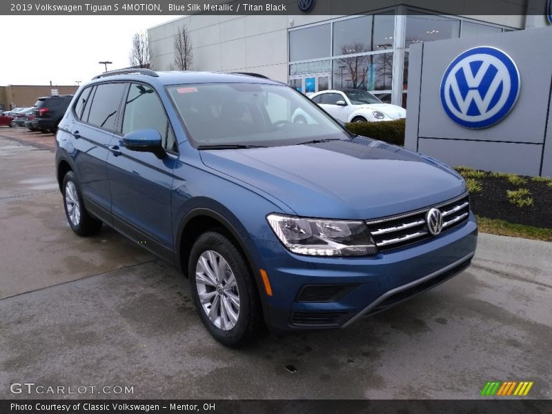 Front 3/4 View of 2019 Tiguan S 4MOTION