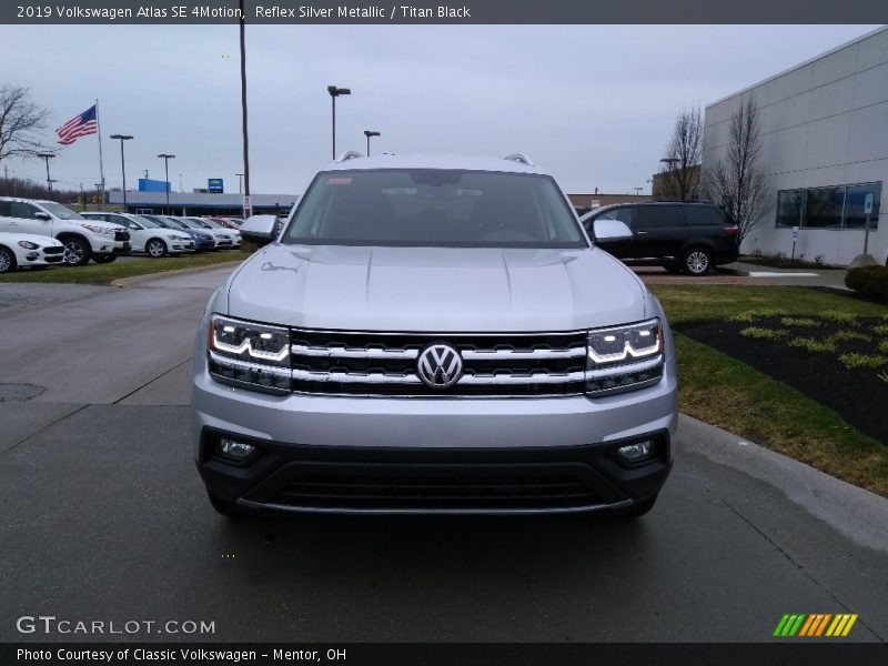 Reflex Silver Metallic / Titan Black 2019 Volkswagen Atlas SE 4Motion