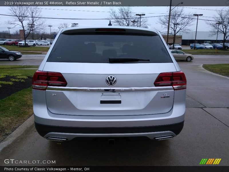 Reflex Silver Metallic / Titan Black 2019 Volkswagen Atlas SE 4Motion