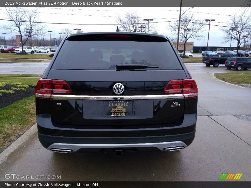 Deep Black Pearl / Shetland 2019 Volkswagen Atlas SE 4Motion