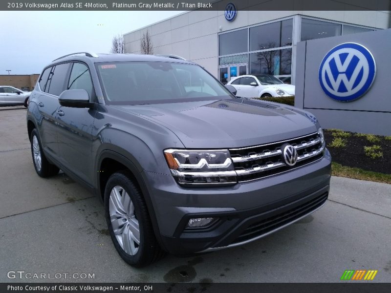Platinum Gray Metallic / Titan Black 2019 Volkswagen Atlas SE 4Motion