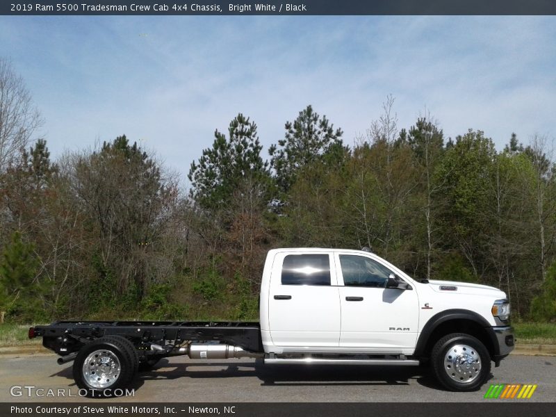 Bright White / Black 2019 Ram 5500 Tradesman Crew Cab 4x4 Chassis