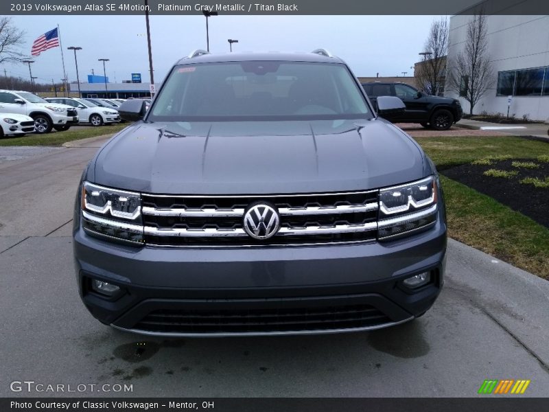 Platinum Gray Metallic / Titan Black 2019 Volkswagen Atlas SE 4Motion