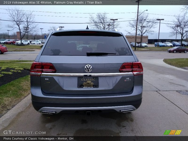 Platinum Gray Metallic / Titan Black 2019 Volkswagen Atlas SE 4Motion