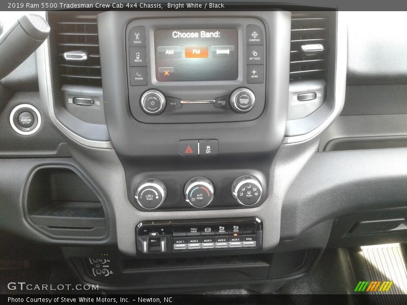 Bright White / Black 2019 Ram 5500 Tradesman Crew Cab 4x4 Chassis