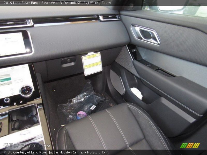 Fuji White / Ebony 2019 Land Rover Range Rover Velar R-Dynamic SE