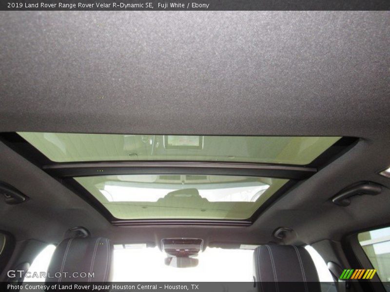 Fuji White / Ebony 2019 Land Rover Range Rover Velar R-Dynamic SE