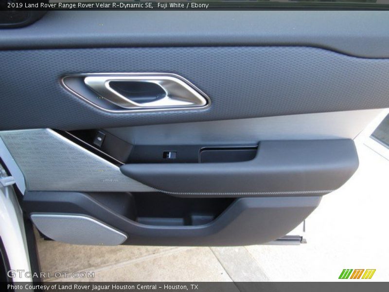 Fuji White / Ebony 2019 Land Rover Range Rover Velar R-Dynamic SE