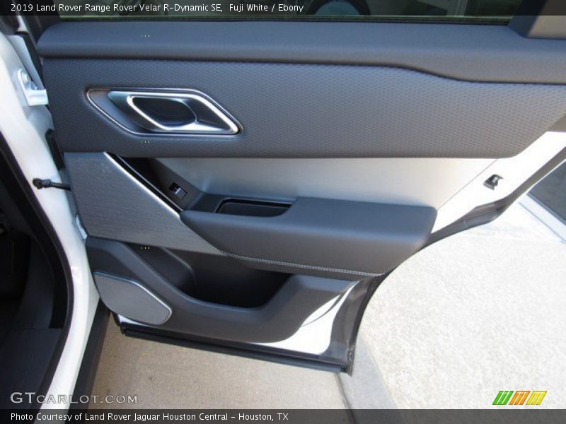 Fuji White / Ebony 2019 Land Rover Range Rover Velar R-Dynamic SE