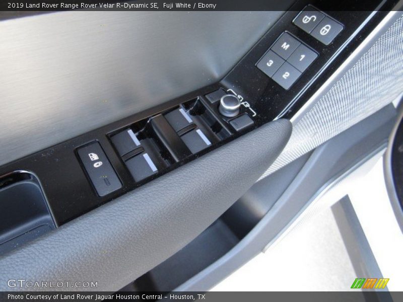 Fuji White / Ebony 2019 Land Rover Range Rover Velar R-Dynamic SE