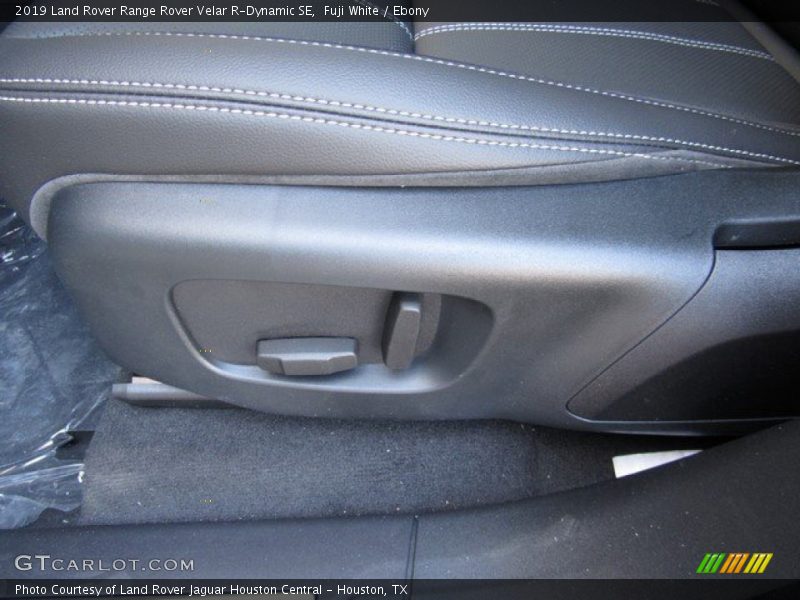 Fuji White / Ebony 2019 Land Rover Range Rover Velar R-Dynamic SE