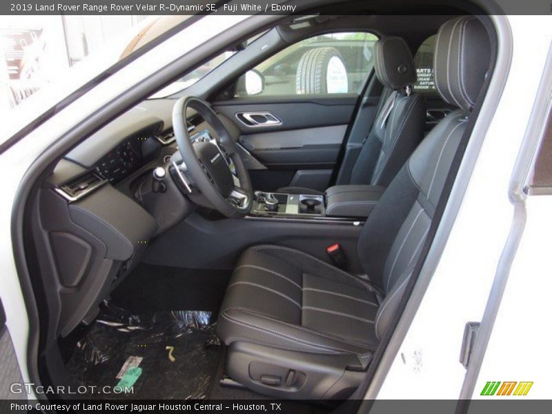Fuji White / Ebony 2019 Land Rover Range Rover Velar R-Dynamic SE