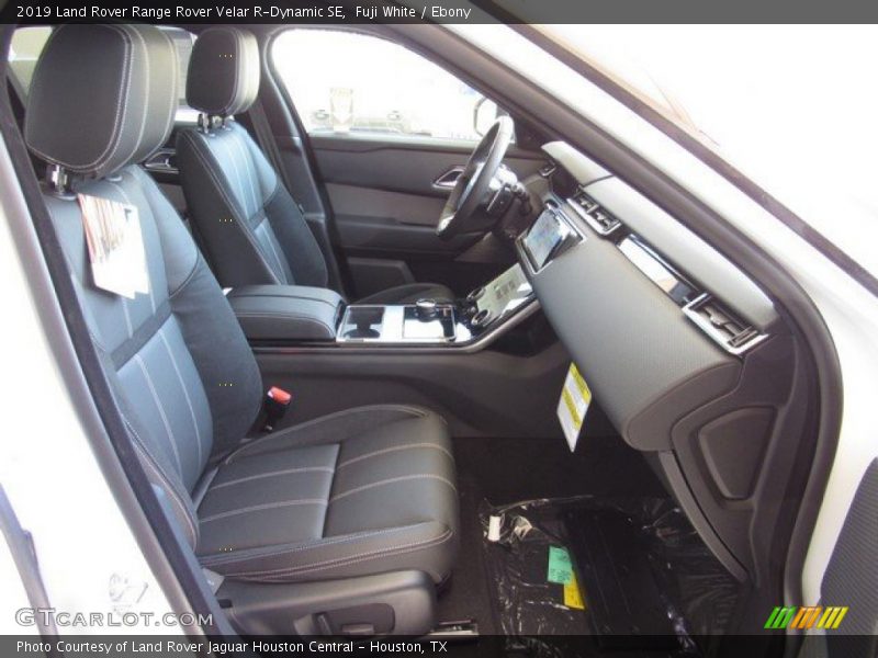 Fuji White / Ebony 2019 Land Rover Range Rover Velar R-Dynamic SE