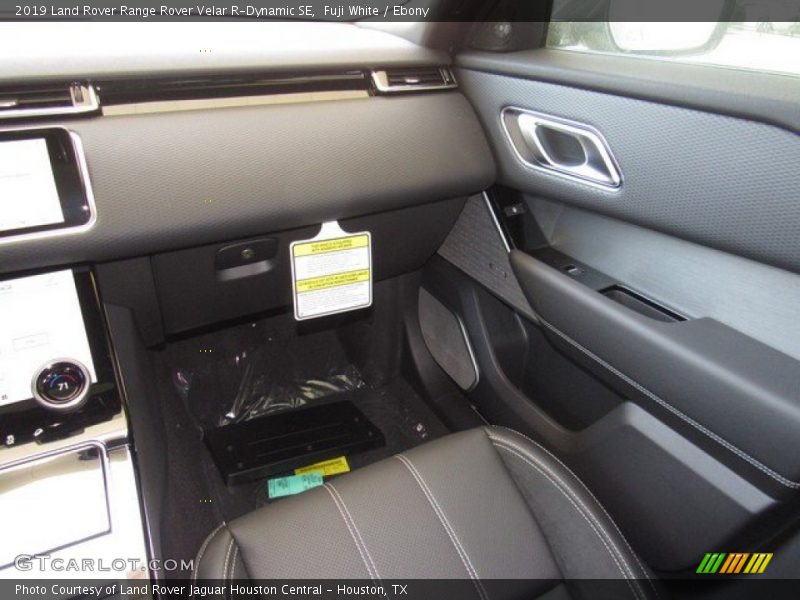 Fuji White / Ebony 2019 Land Rover Range Rover Velar R-Dynamic SE