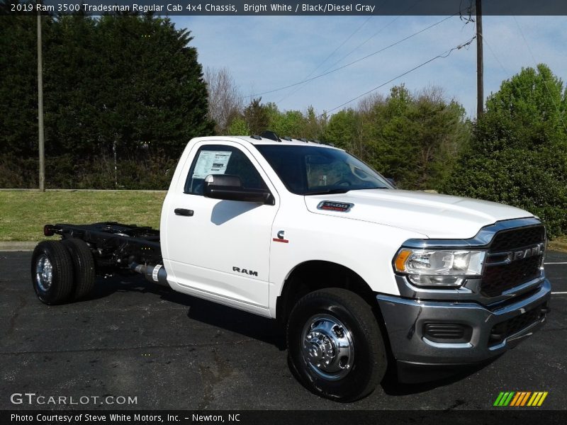 2019 3500 Tradesman Regular Cab 4x4 Chassis Bright White