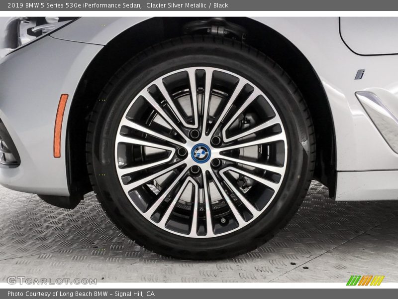 Glacier Silver Metallic / Black 2019 BMW 5 Series 530e iPerformance Sedan