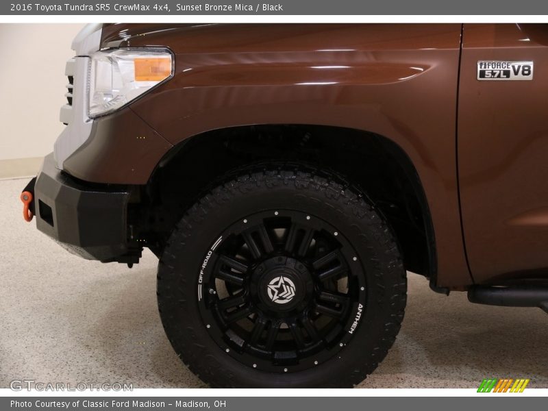Sunset Bronze Mica / Black 2016 Toyota Tundra SR5 CrewMax 4x4