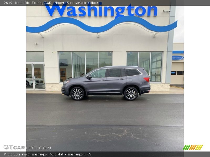 Modern Steel Metallic / Black 2019 Honda Pilot Touring AWD