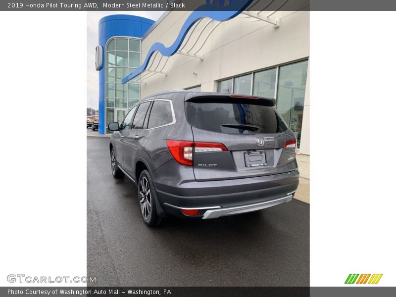 Modern Steel Metallic / Black 2019 Honda Pilot Touring AWD