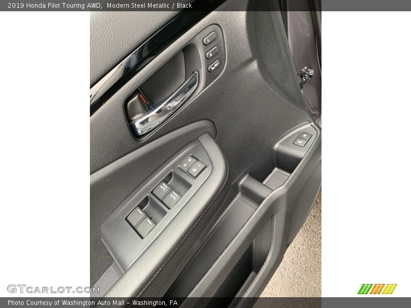 Modern Steel Metallic / Black 2019 Honda Pilot Touring AWD