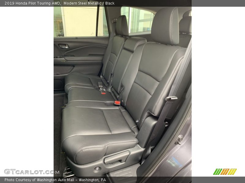 Modern Steel Metallic / Black 2019 Honda Pilot Touring AWD