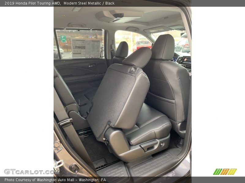 Modern Steel Metallic / Black 2019 Honda Pilot Touring AWD