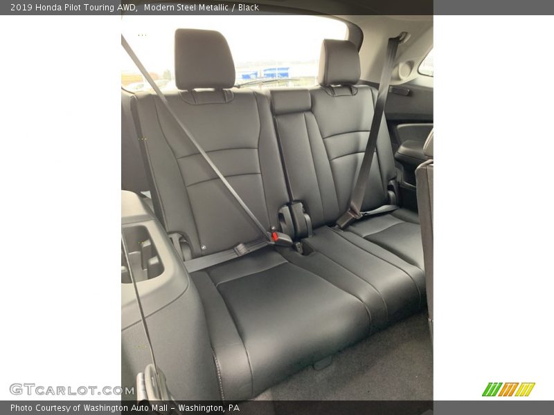 Modern Steel Metallic / Black 2019 Honda Pilot Touring AWD
